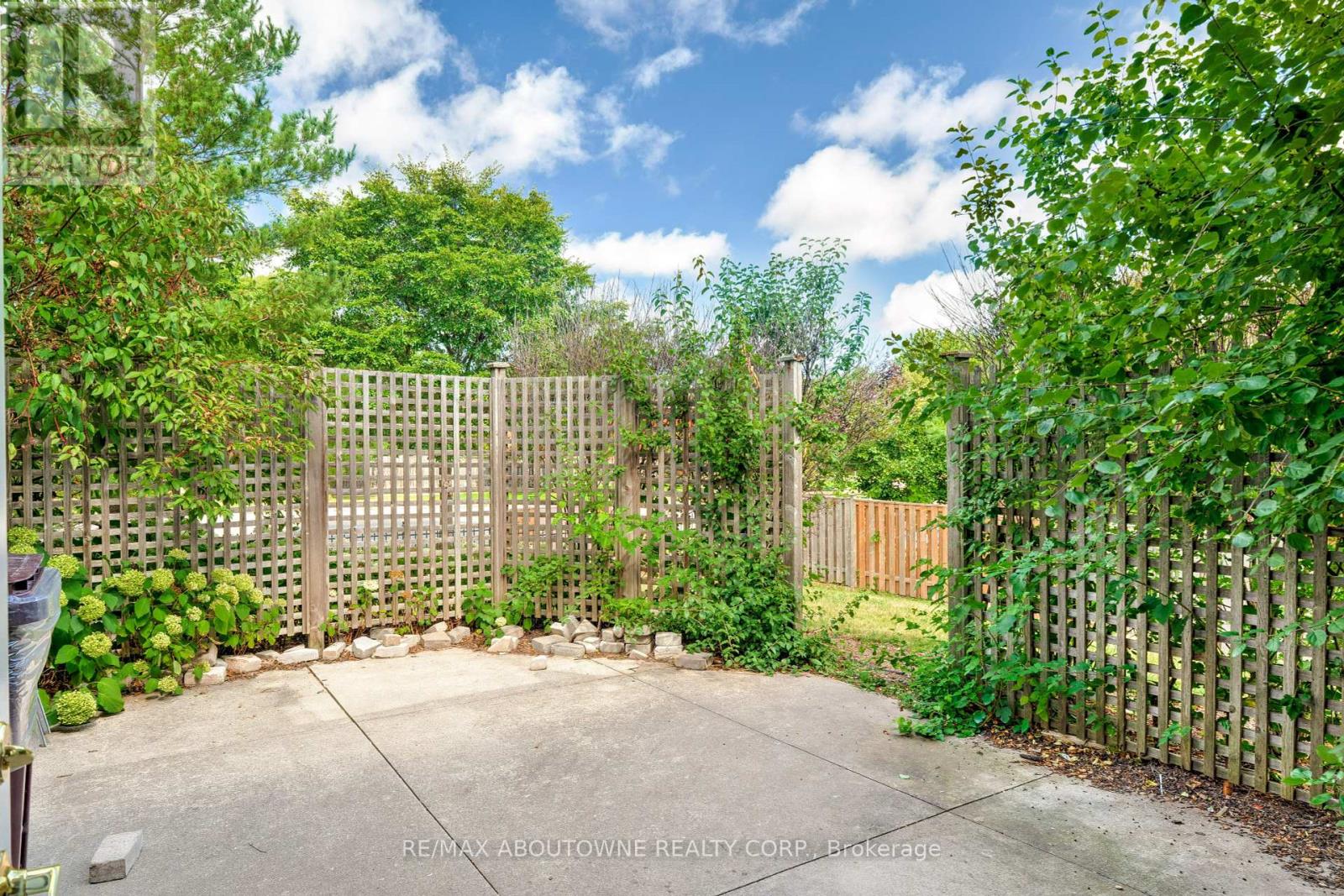 1460 Bishops Gate #212 Property Photo 18