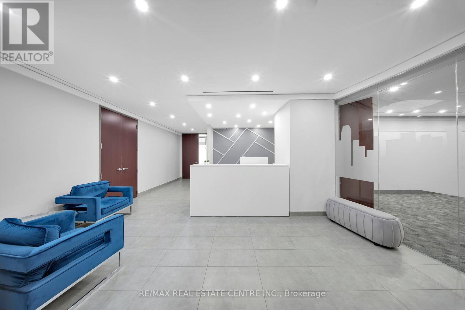 13 - 6733 Mississauga Road Property Photo 4
