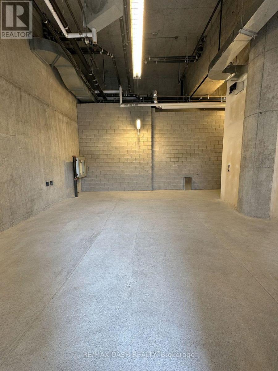 Unit B - 3065 Dufferin St Street Property Photo 3