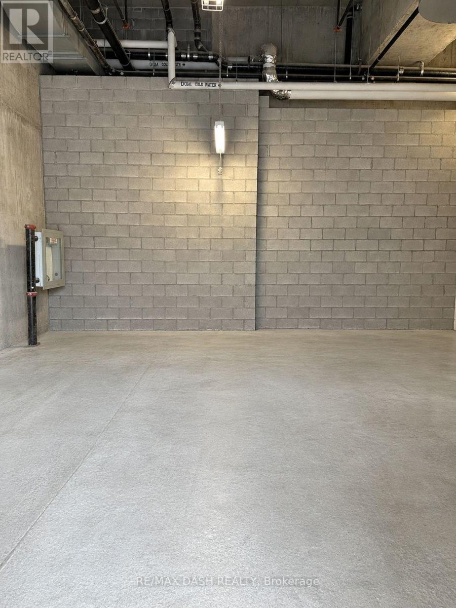 Unit B - 3065 Dufferin St Street Property Photo 5