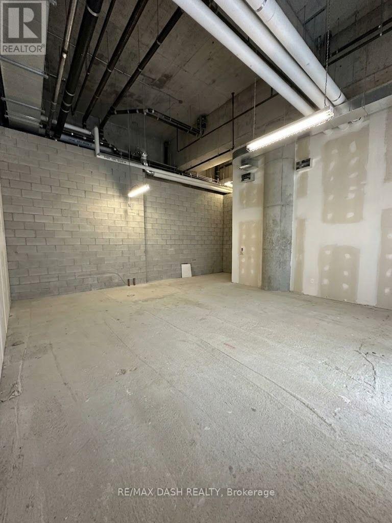 Unit B - 3065 Dufferin St Street Property Photo 6