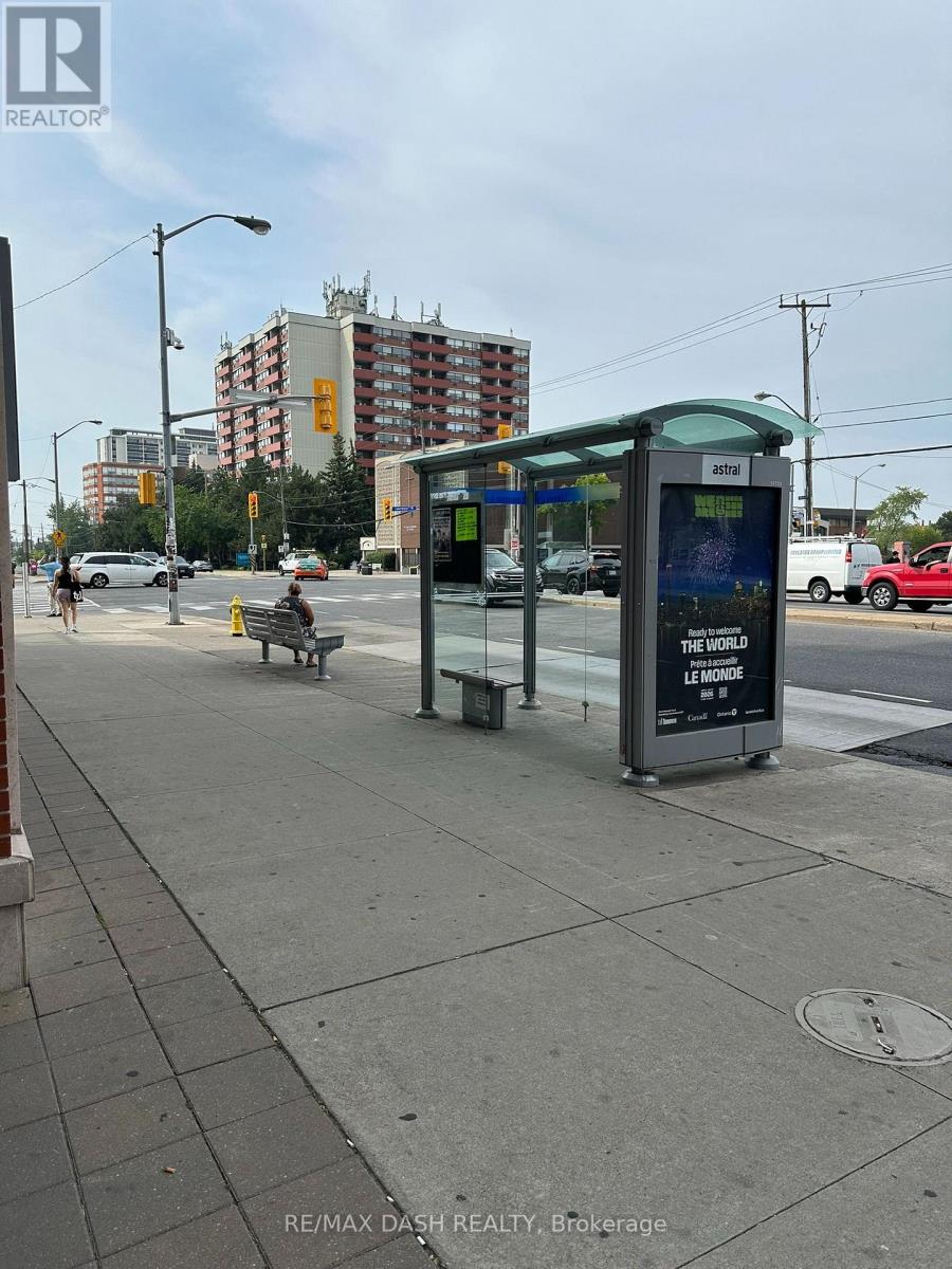 Unit B - 3065 Dufferin St Street Property Photo 8