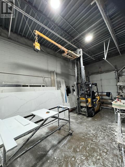 Unit 14 - 100 The East Mall Property Photo 11