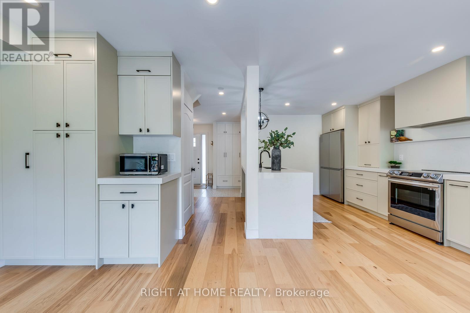 4230 Credit Pointe Drive Property Photo 13