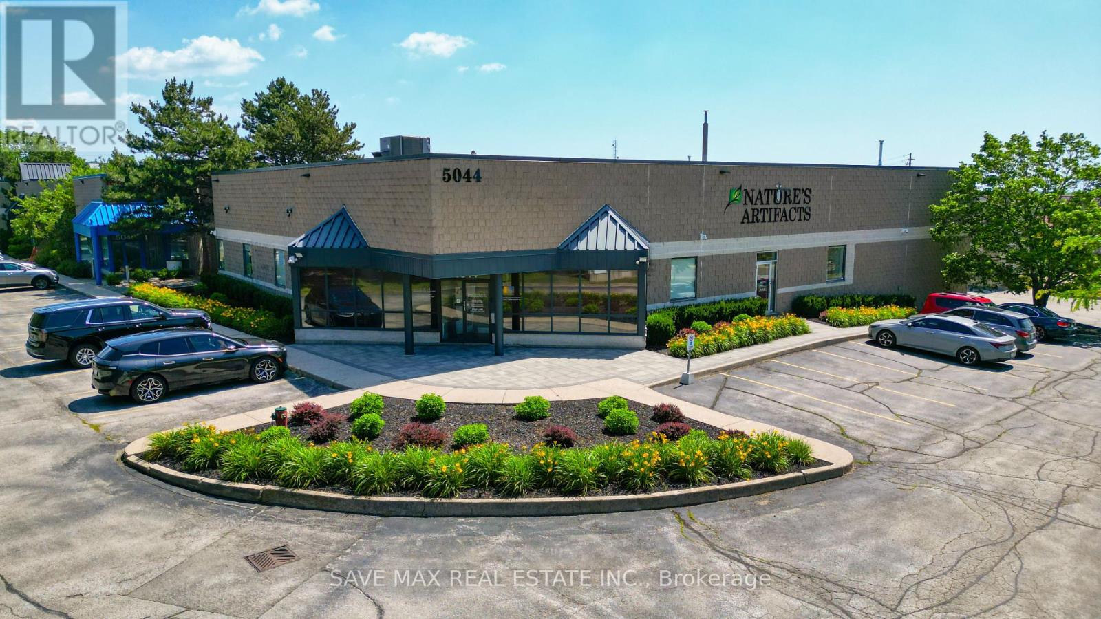 5044 South Service Road Property Photo 1