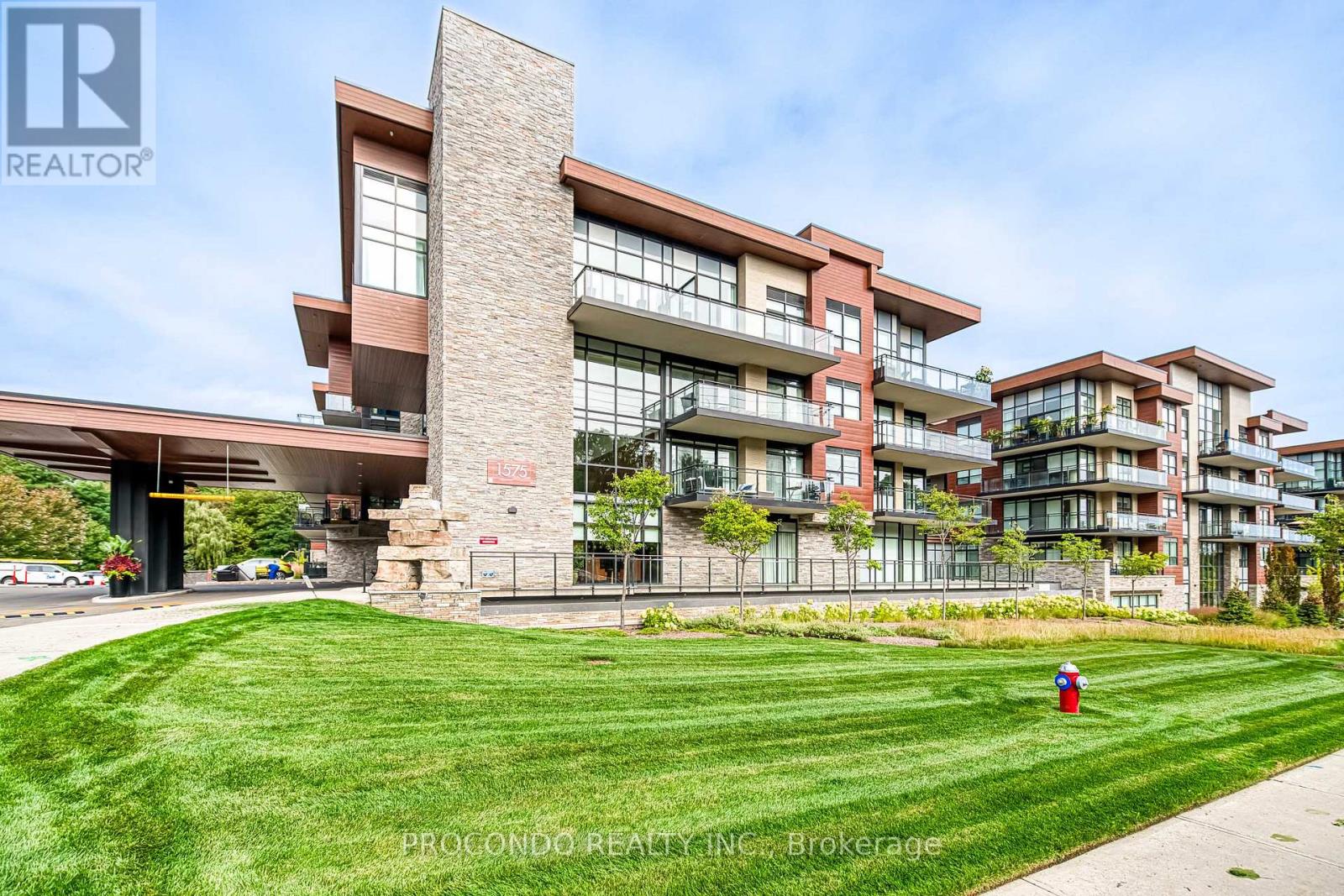 350 - 1575 LAKESHORE ROAD W Property Photo 1