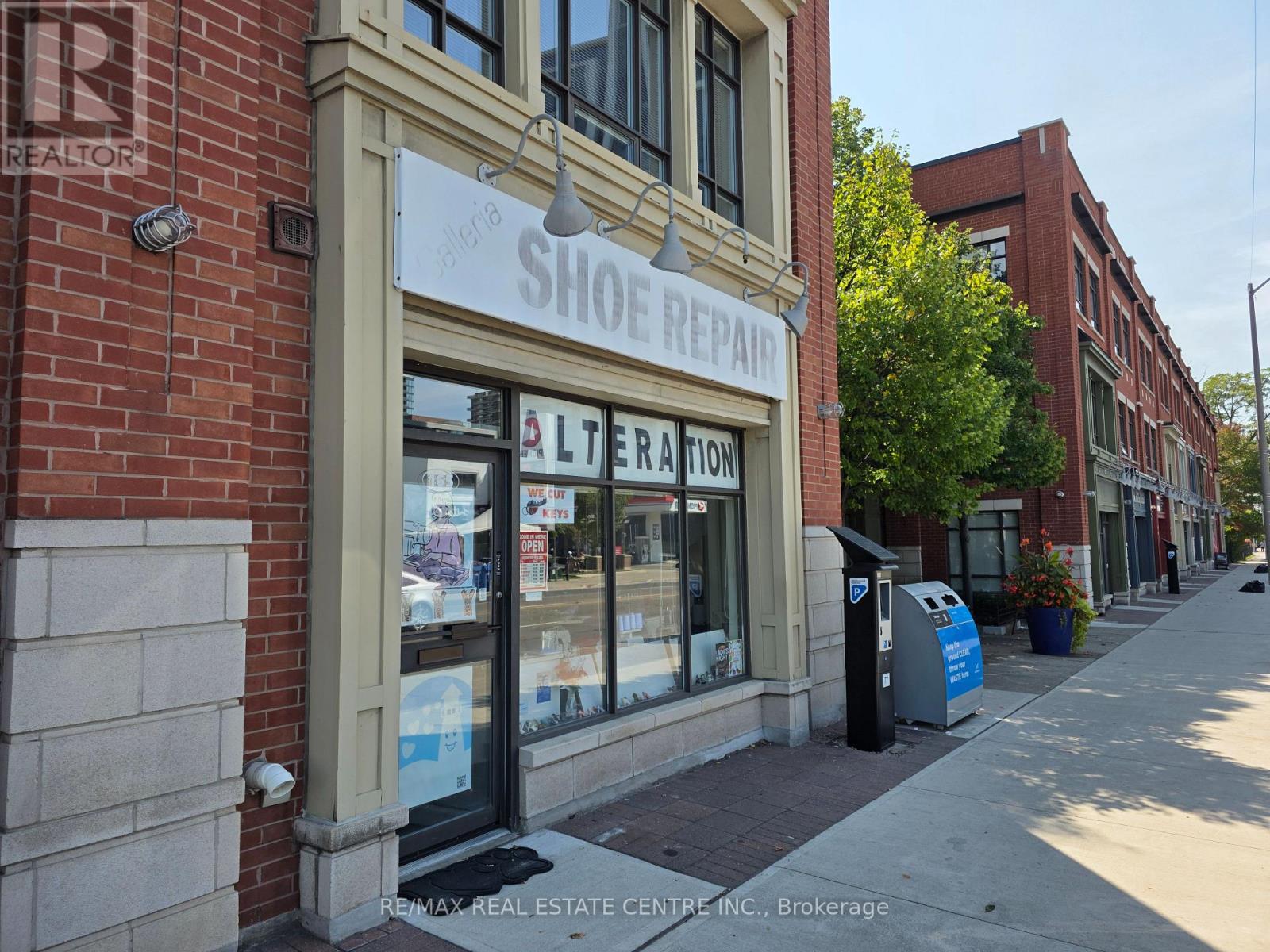 165 Lakeshore Road E Property Photo 1