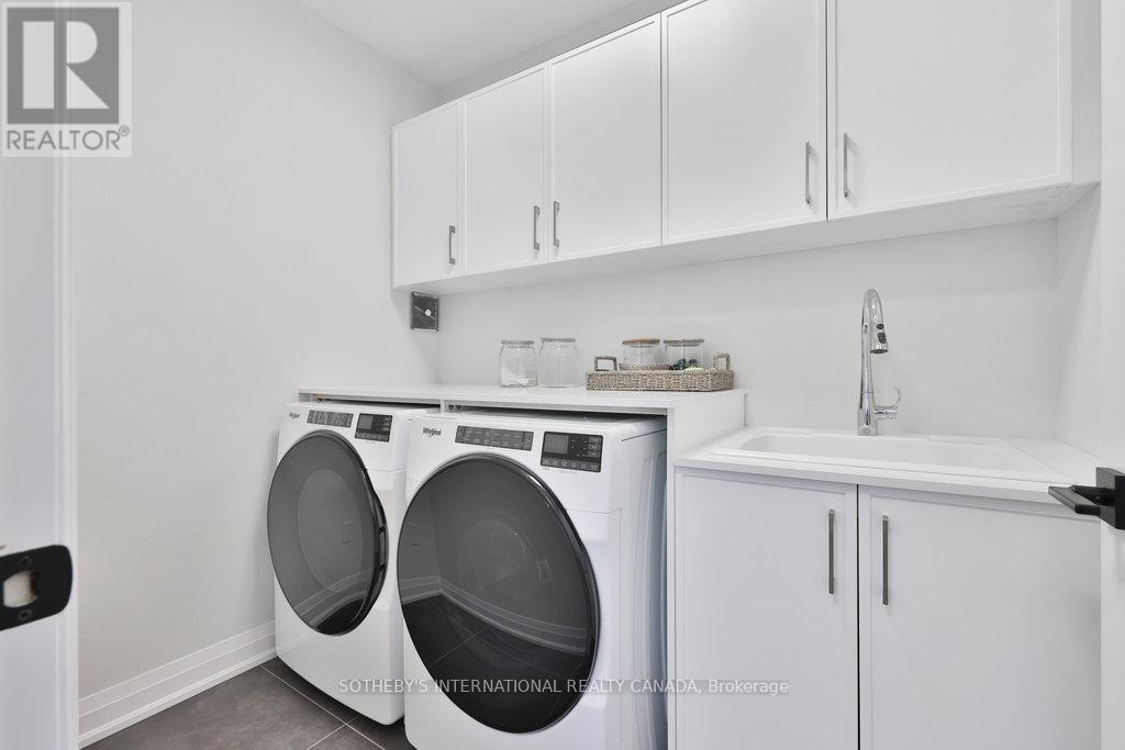 520 Markay Common Property Photo 34