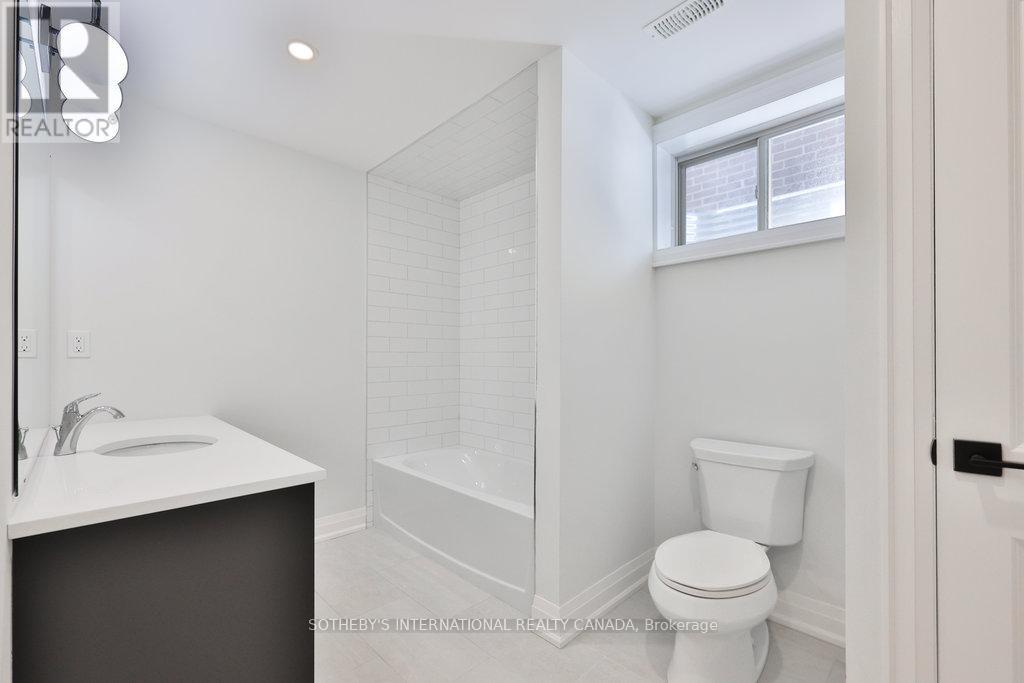 520 Markay Common Property Photo 37