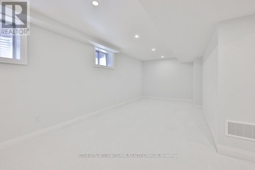 520 Markay Common Property Photo 38
