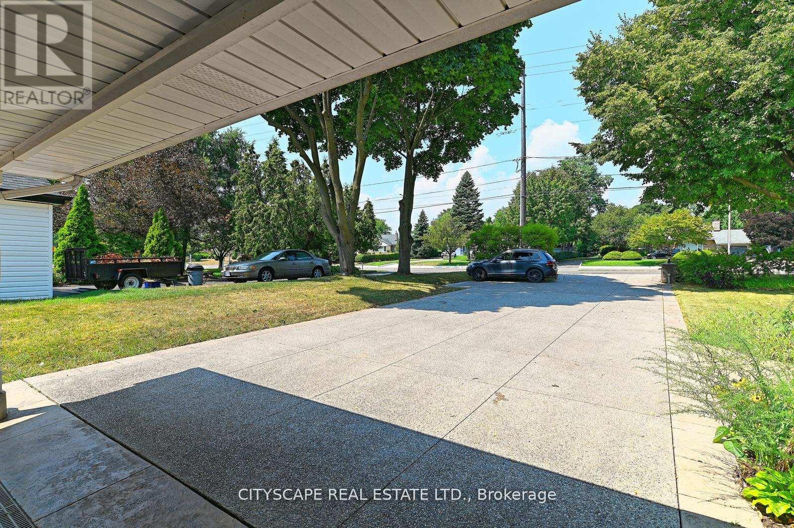 354 Plains Road W Property Photo 3