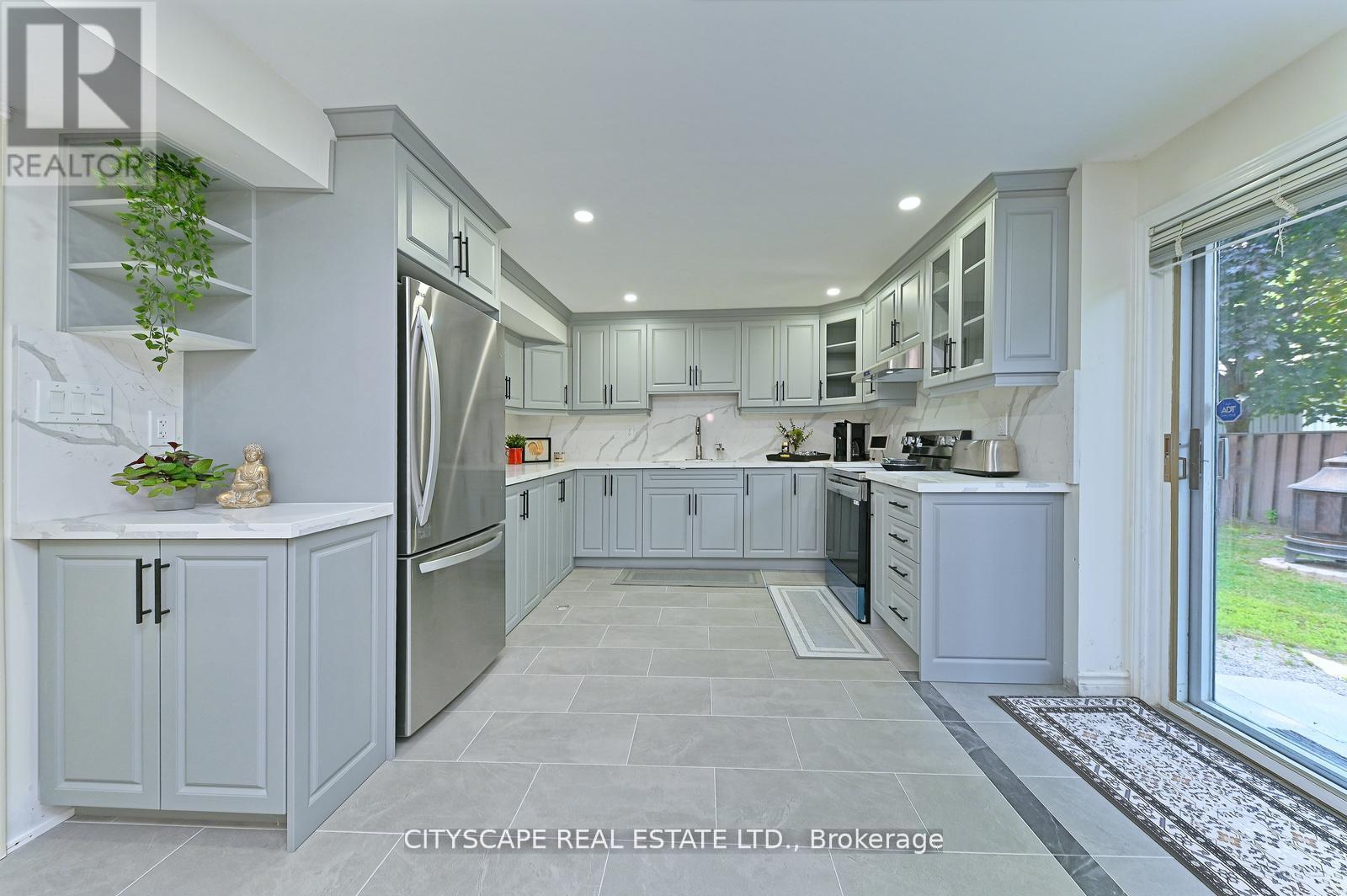 354 Plains Road W Property Photo 9