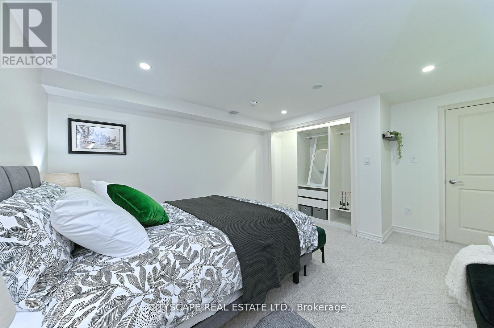 354 Plains Road W Property Photo 17