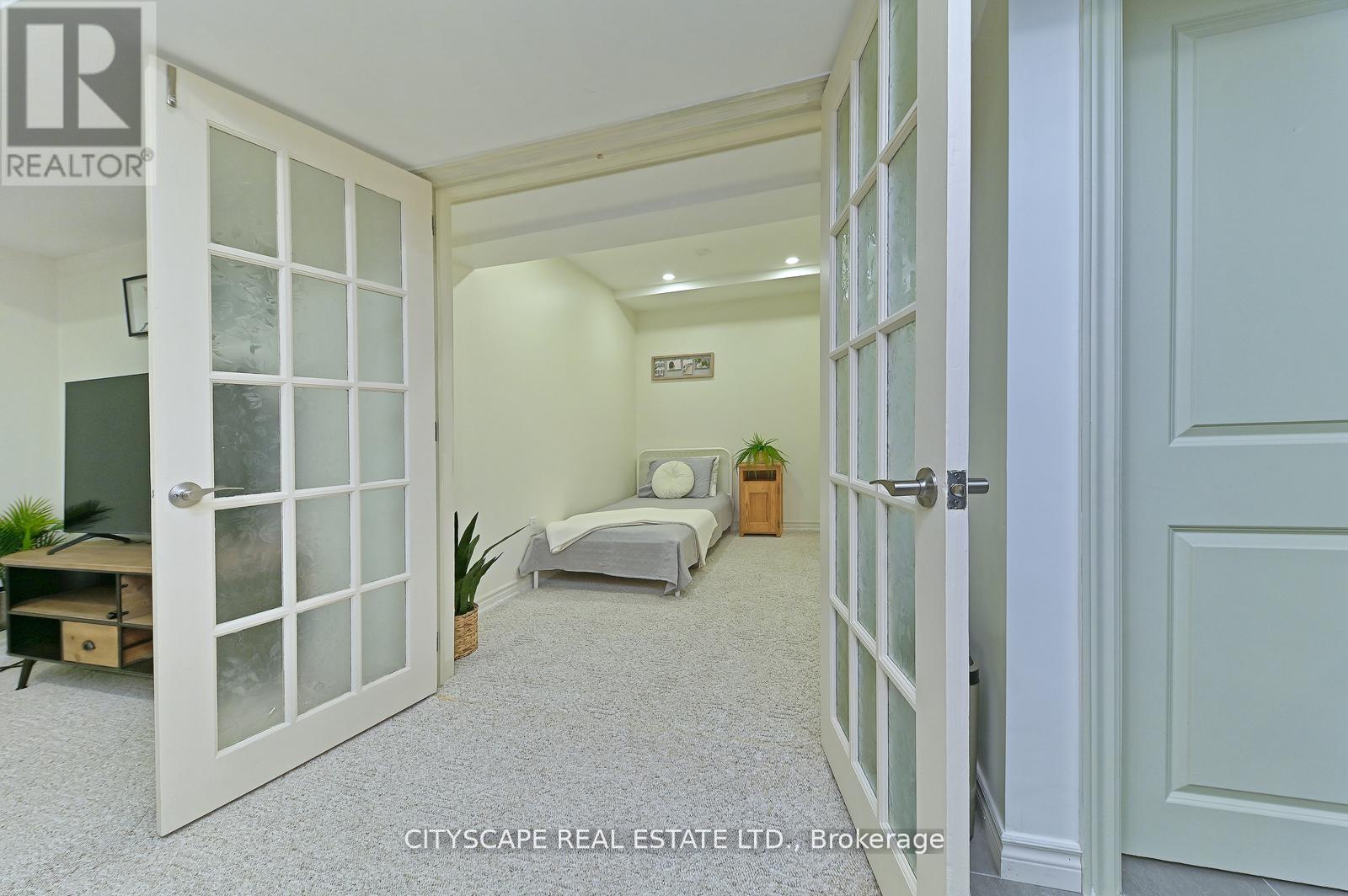 354 Plains Road W Property Photo 18
