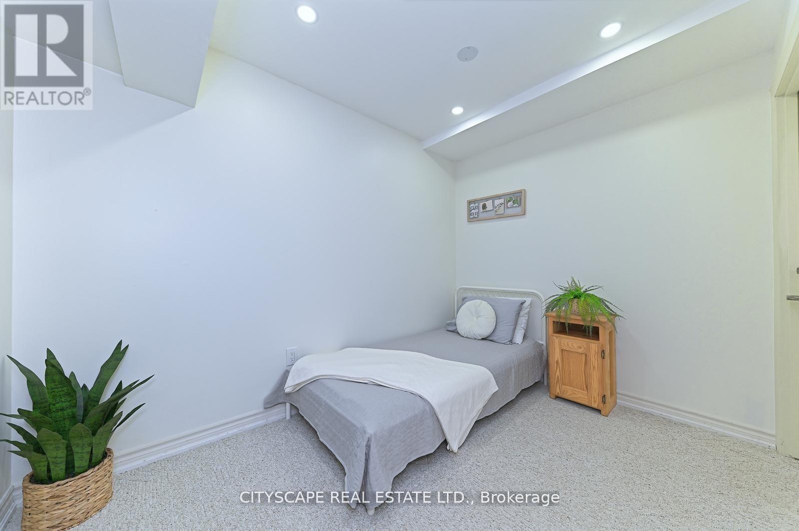 354 Plains Road W Property Photo 28