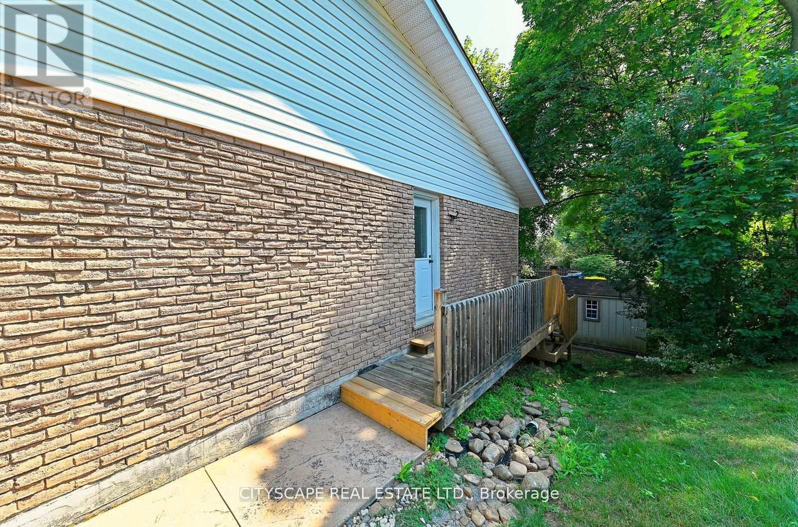 354 Plains Road W Property Photo 30