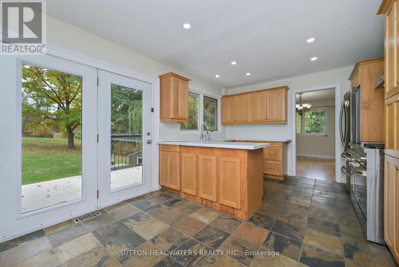 5 Cedar Drive Property Photo 4