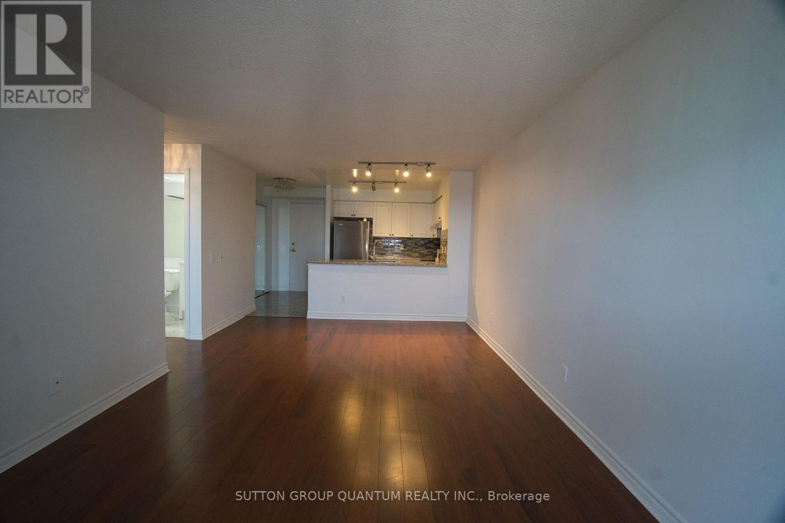 716 - 25 Kingsbridge Garden Circle Property Photo 6