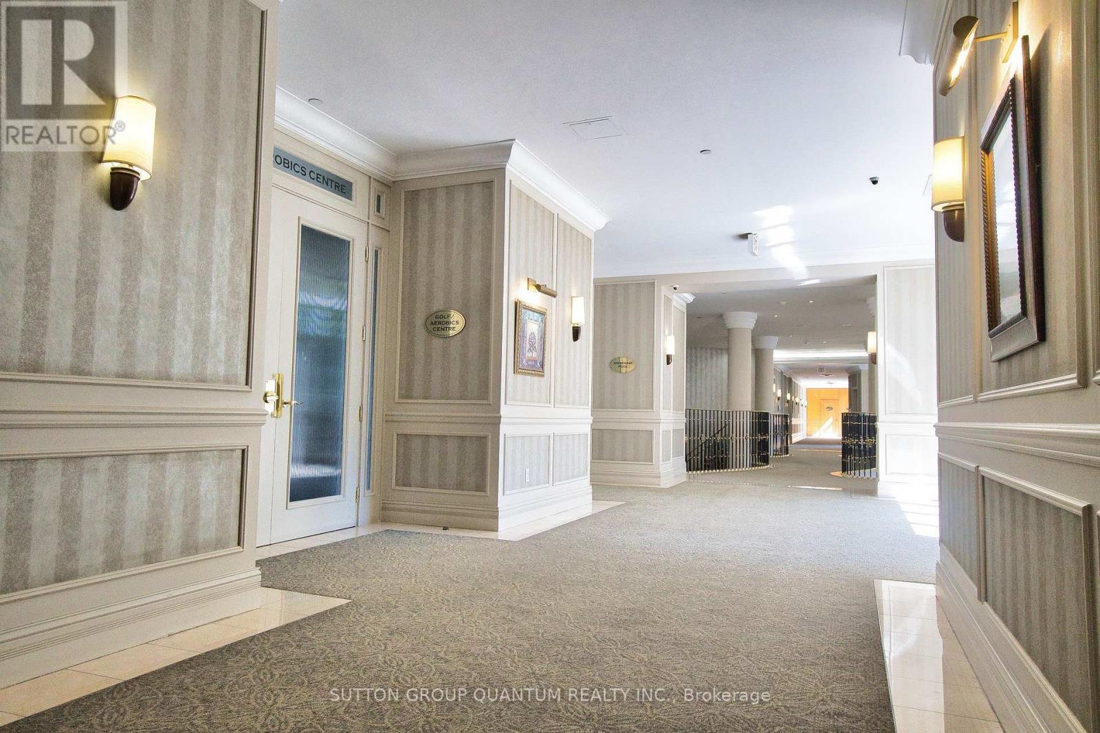 716 - 25 Kingsbridge Garden Circle Property Photo 15