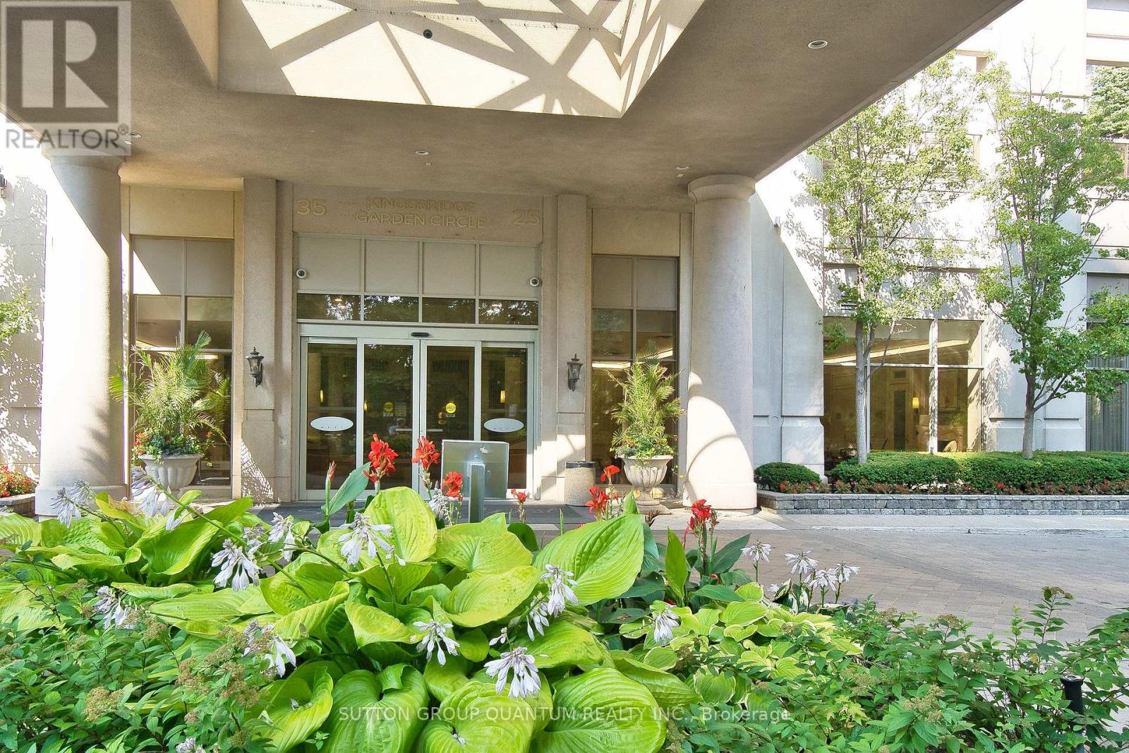 716 - 25 Kingsbridge Garden Circle Property Photo 18