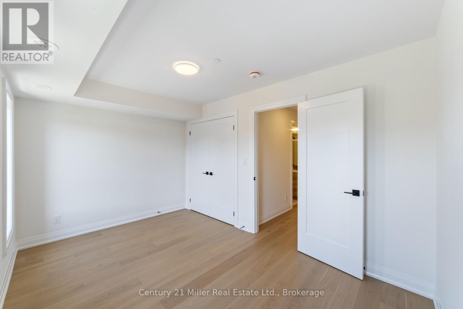 52 - 2150 Trafalgar Road Property Photo 21