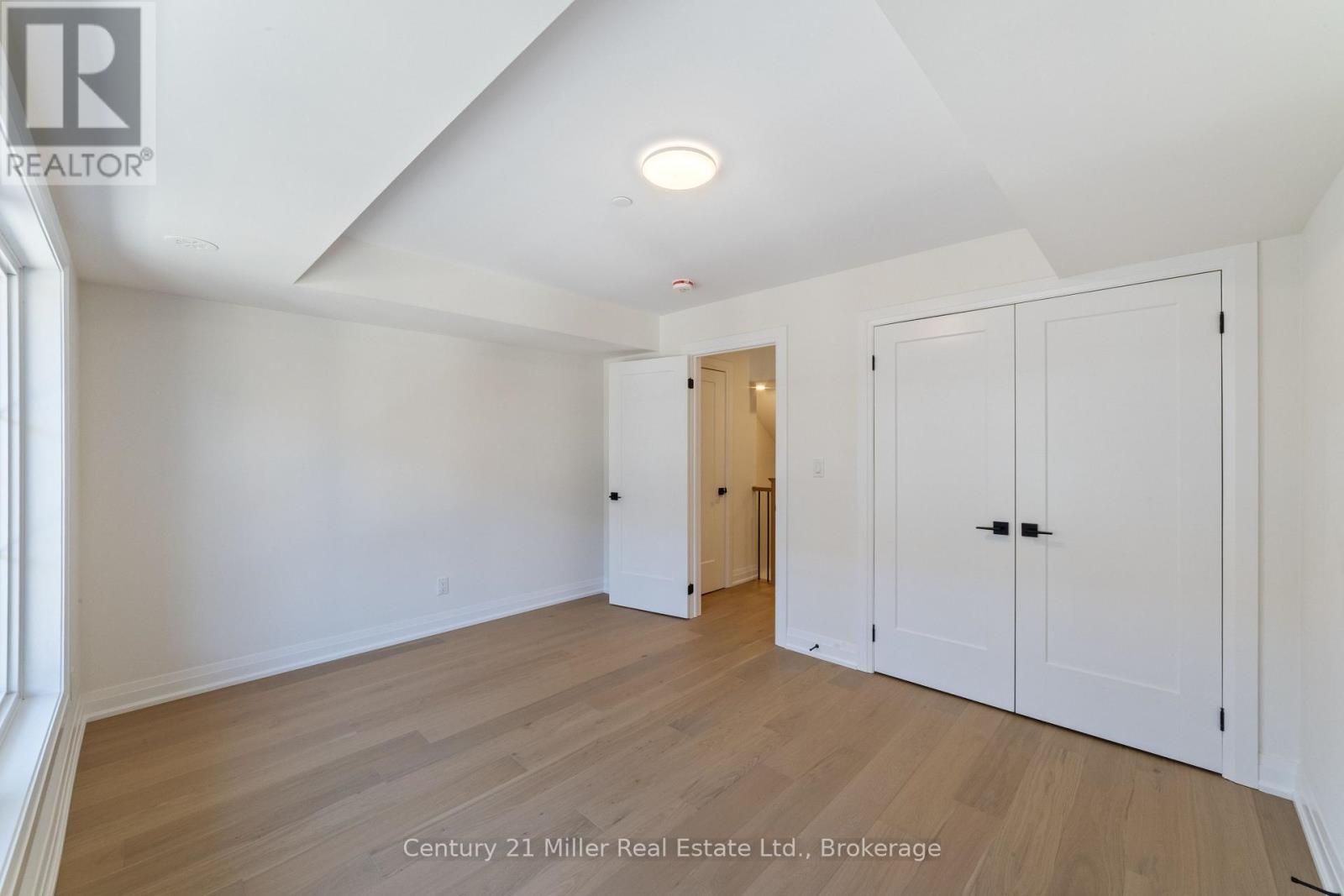 30 - 280 Melody Common Property Photo 17