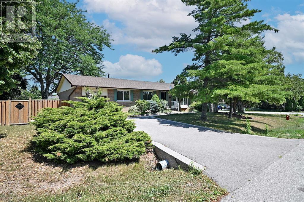 1223 Redbank Crescent Property Photo 1