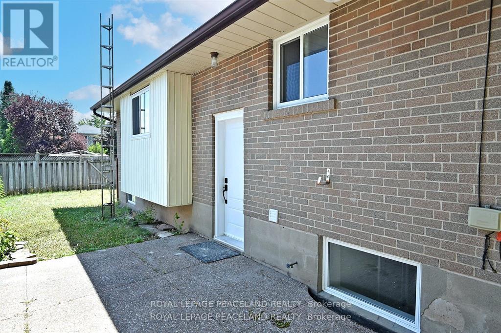 1223 Redbank Crescent Property Photo 38