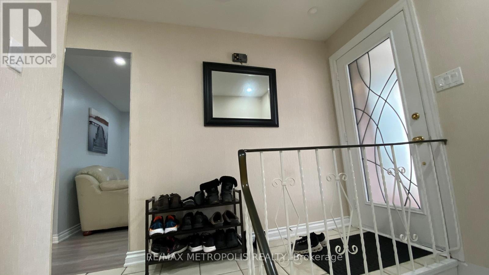 6 Madoc Drive #upper Property Photo 2