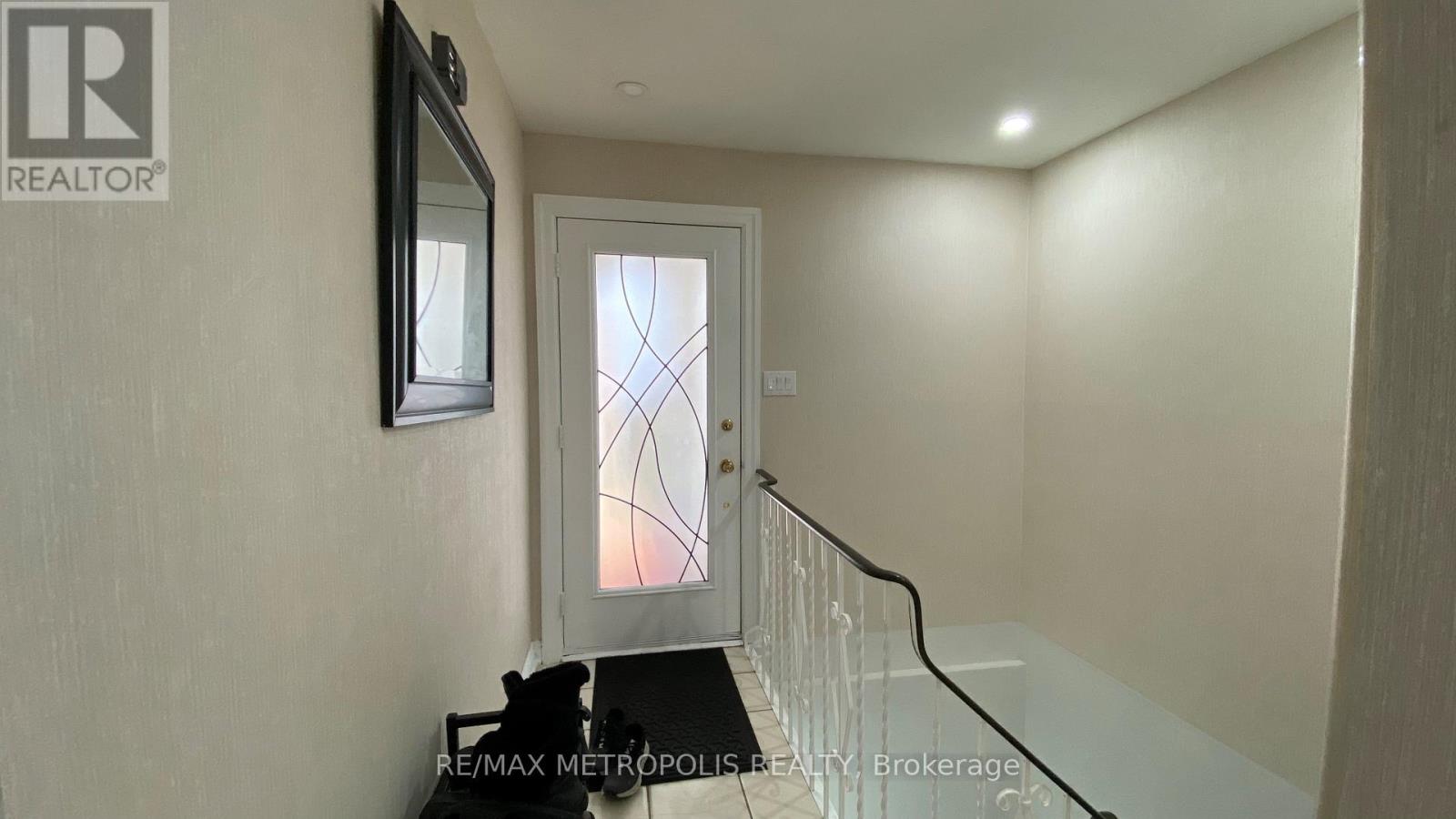 6 Madoc Drive #upper Property Photo 3