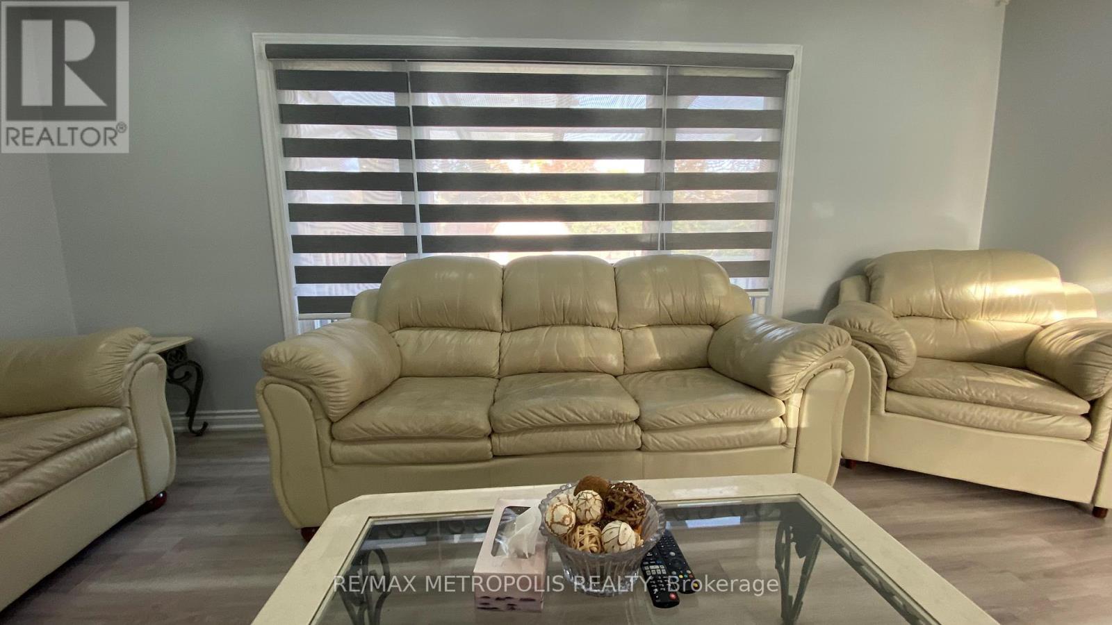 6 Madoc Drive #upper Property Photo 9