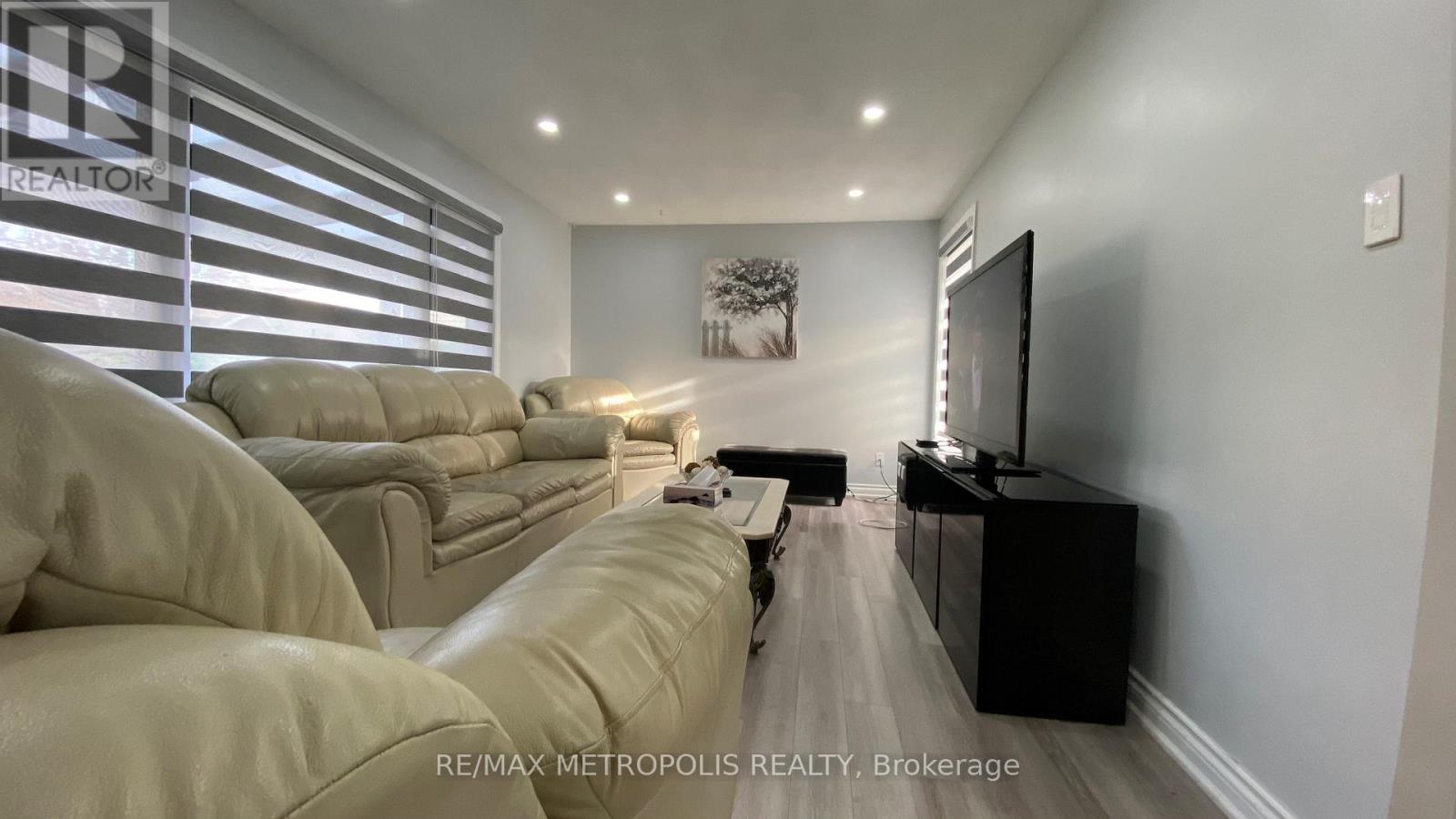 6 Madoc Drive #upper Property Photo 12