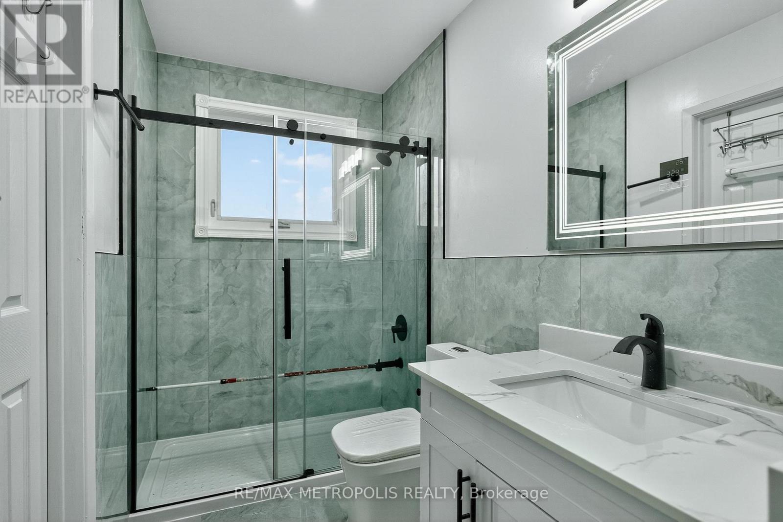 6 Madoc Drive #upper Property Photo 21