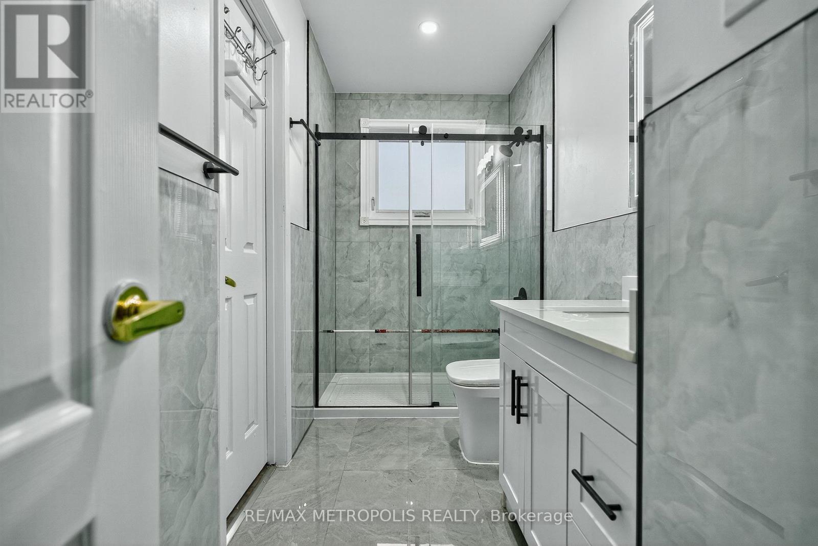 6 Madoc Drive #upper Property Photo 22