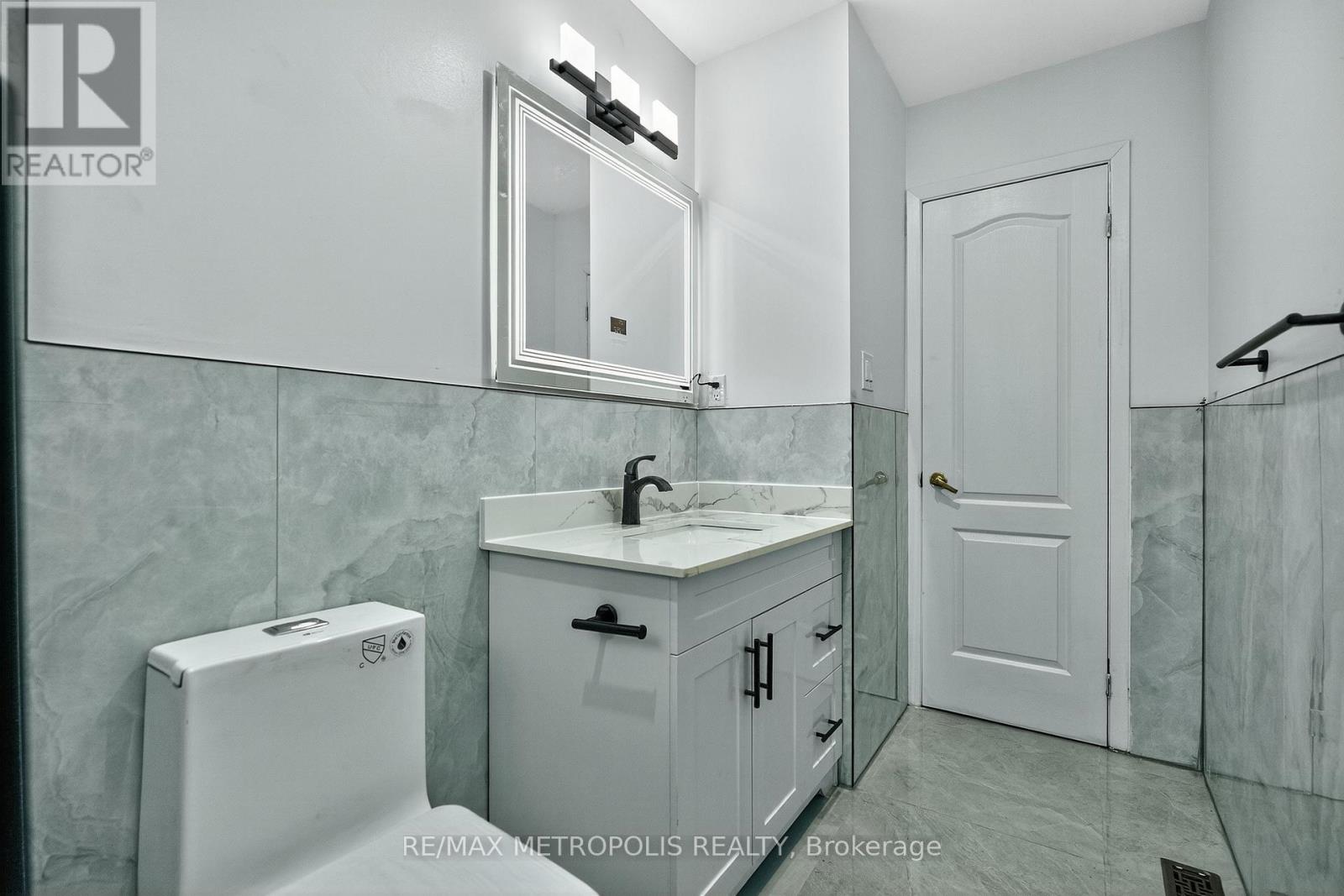 6 Madoc Drive #upper Property Photo 23