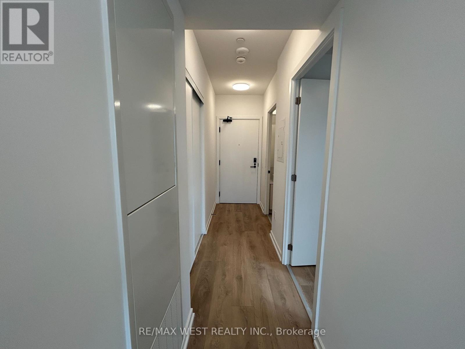 10 Graphophone Grove #403 Property Photo 9