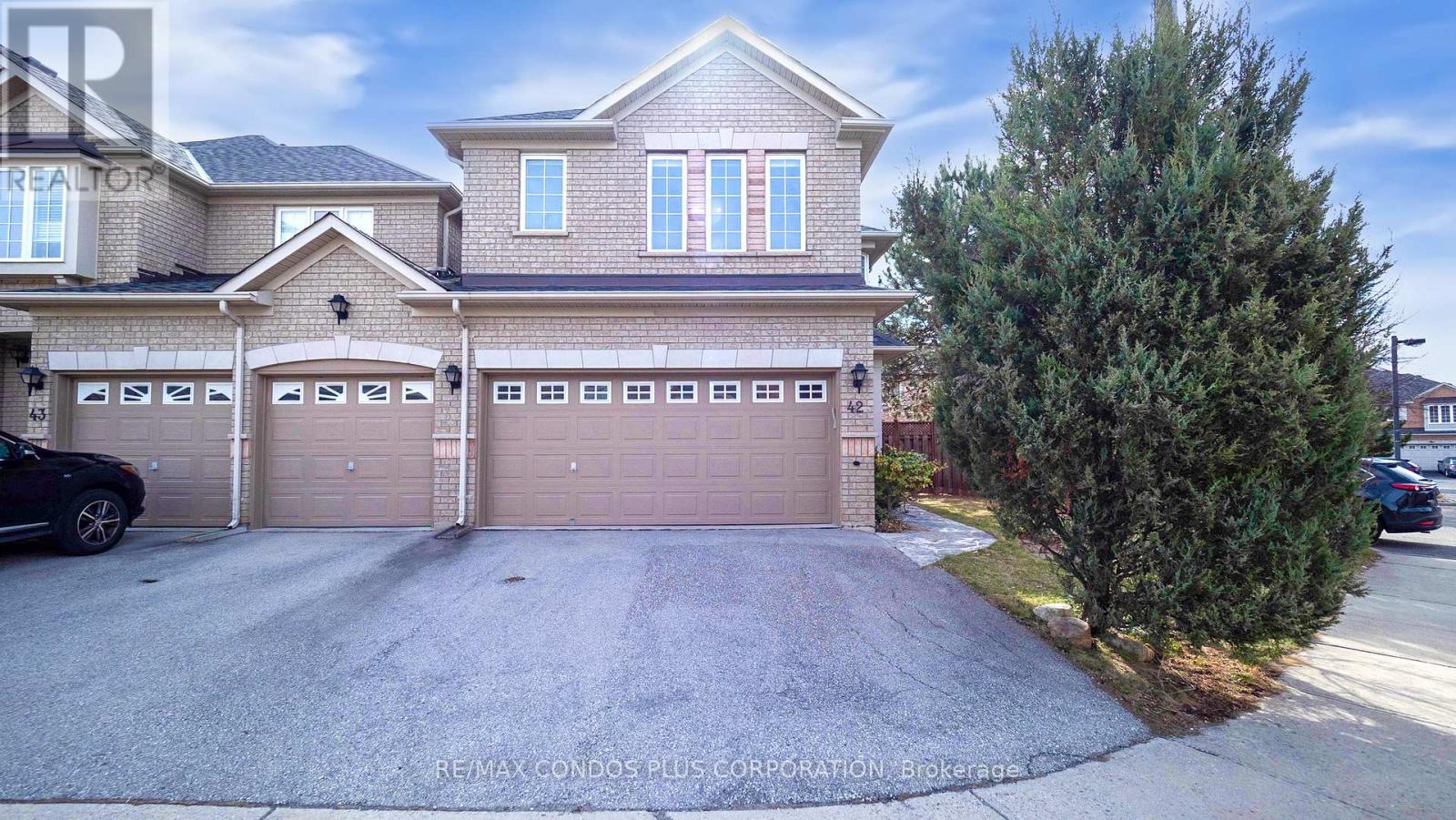 1290 Heritage Way #42 Property Photo 1