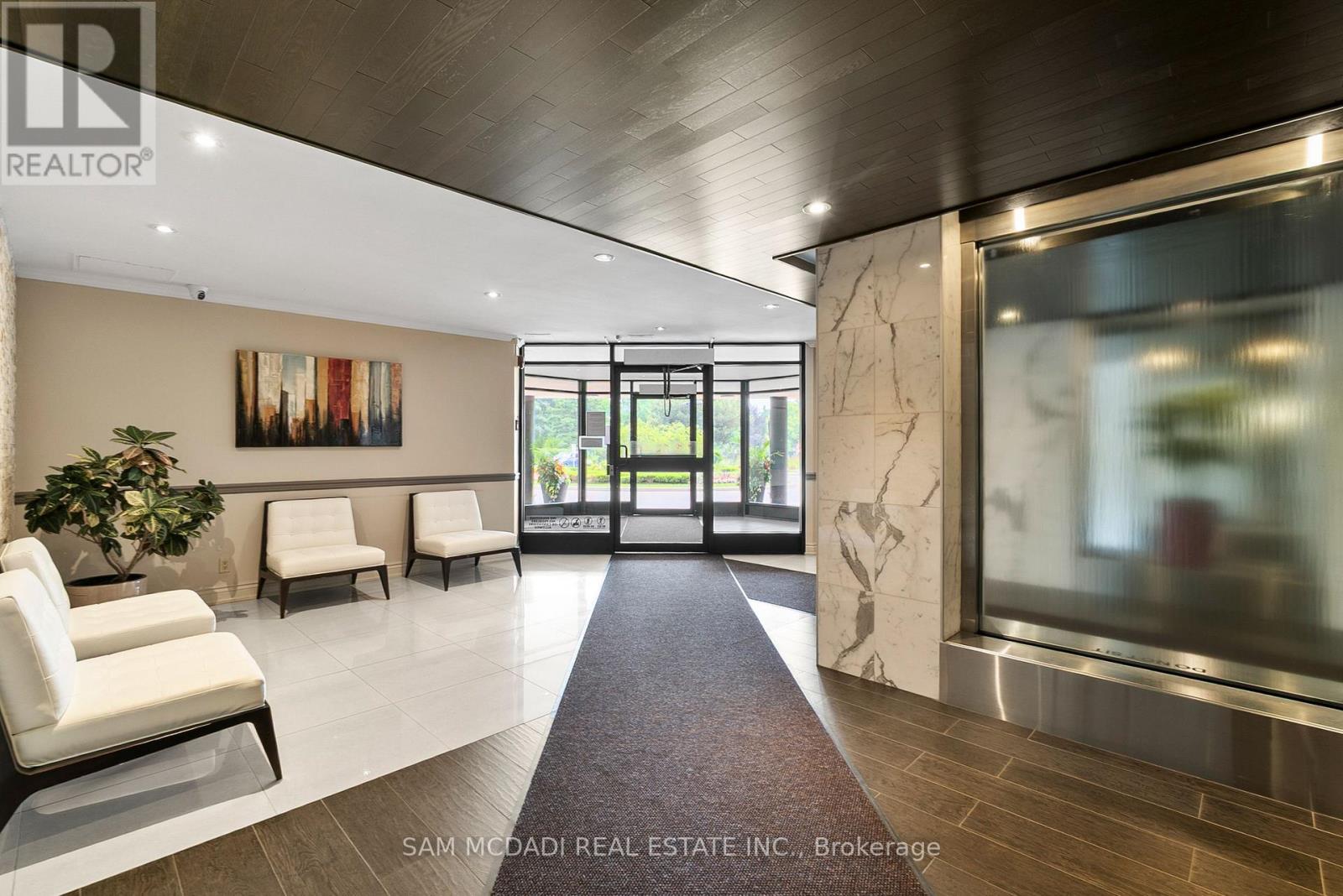 1485 Lakeshore Road #1109 Property Photo 3