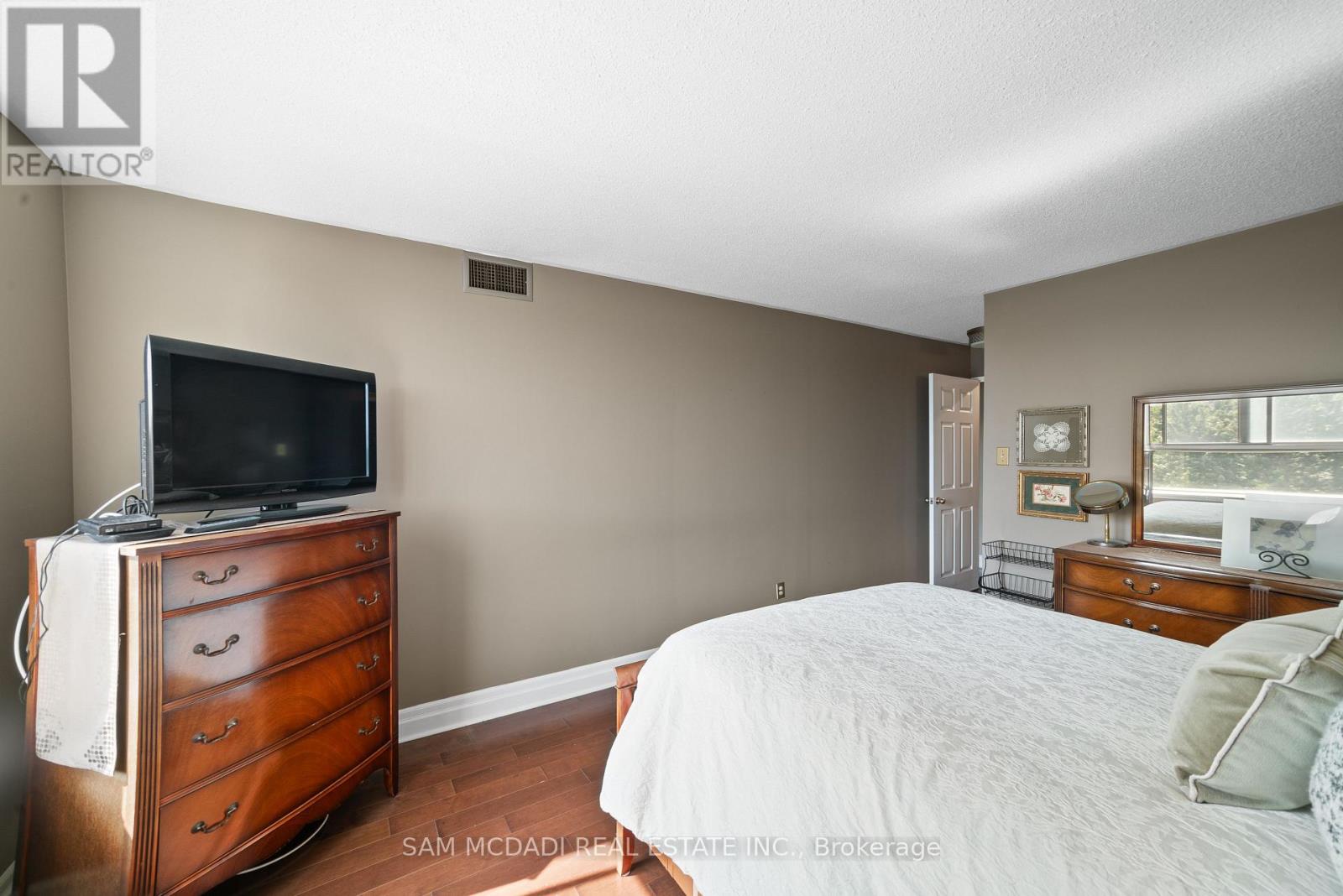 1485 Lakeshore Road #1109 Property Photo 20