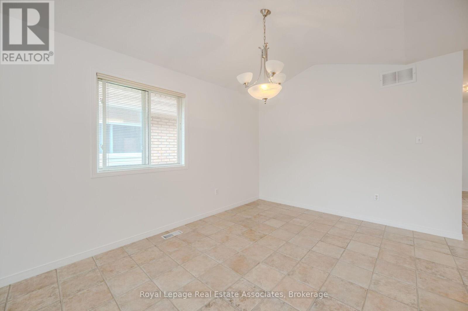 2887 Darien Road Property Photo 12