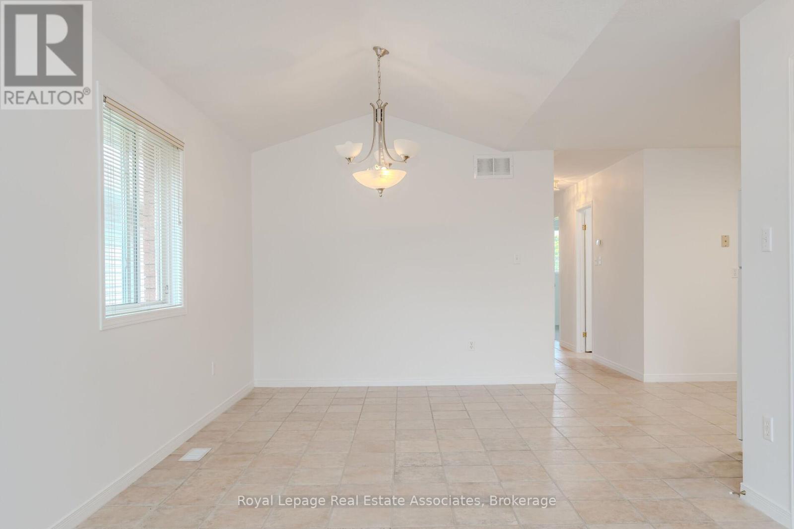 2887 Darien Road Property Photo 13