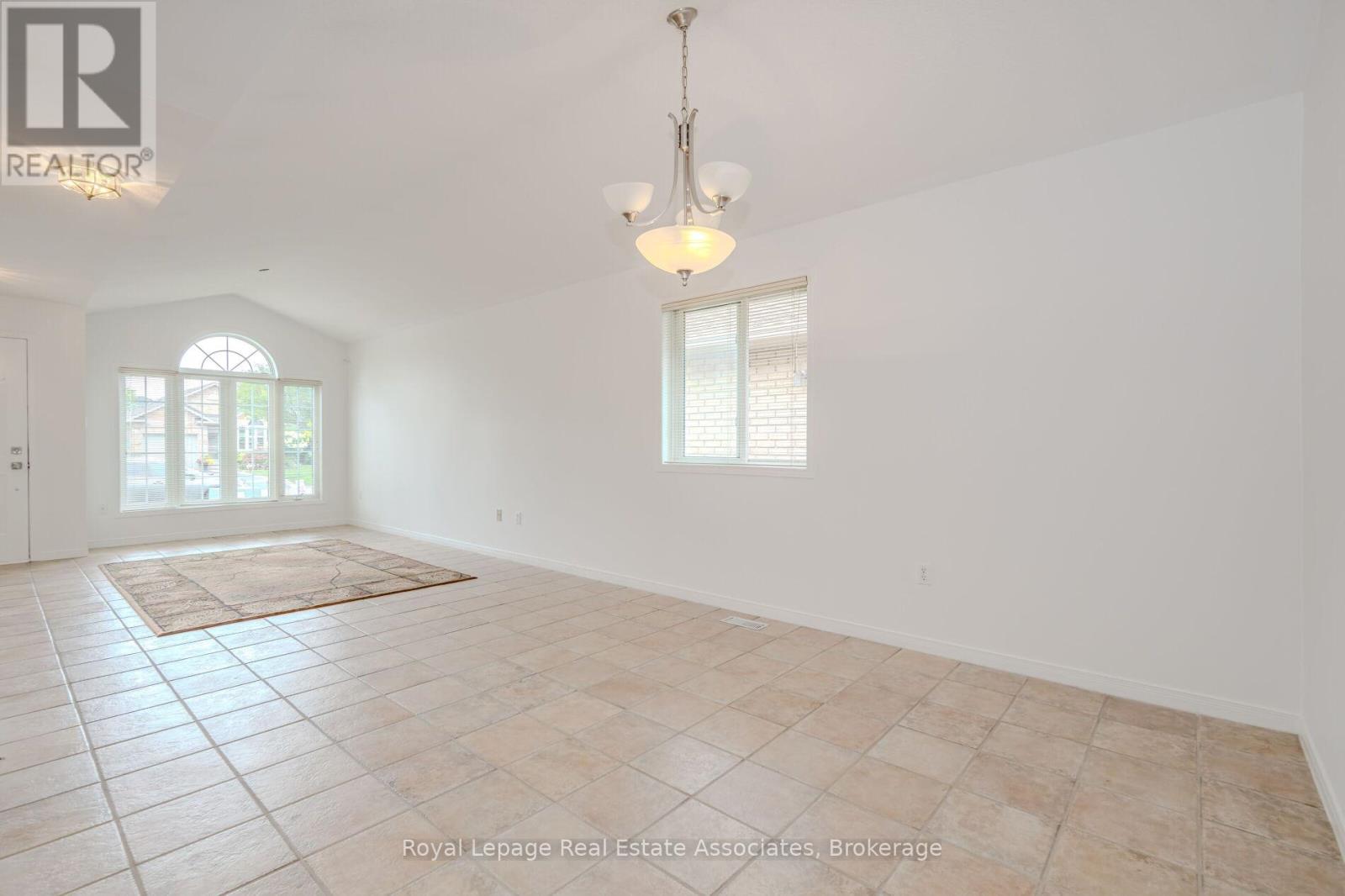 2887 Darien Road Property Photo 14