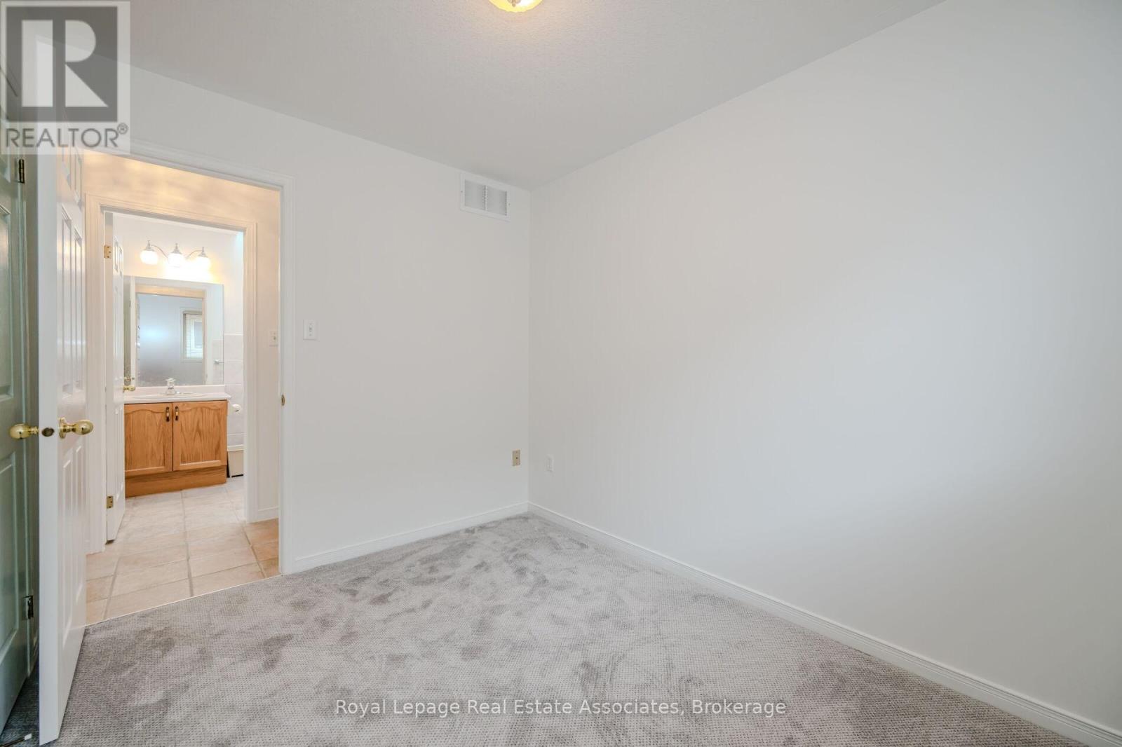 2887 Darien Road Property Photo 28