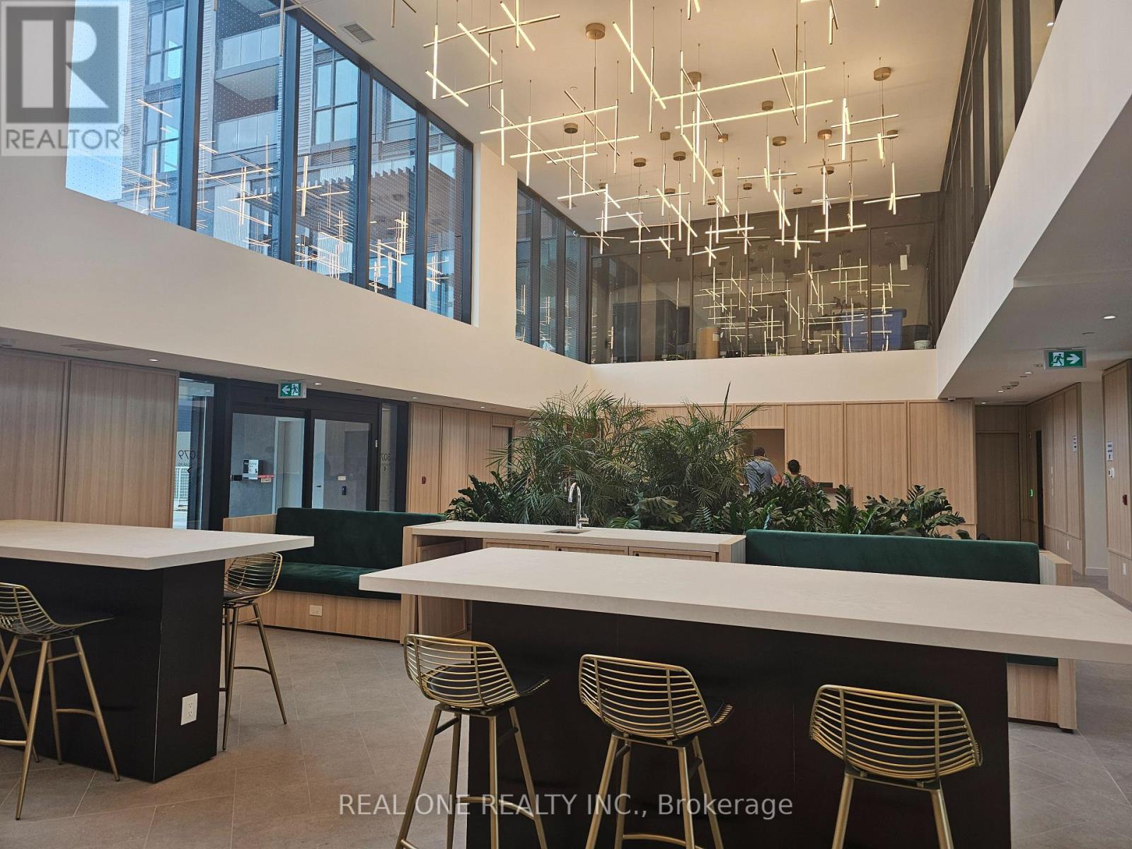 3071 Trafalgar Road #907 Property Photo 3