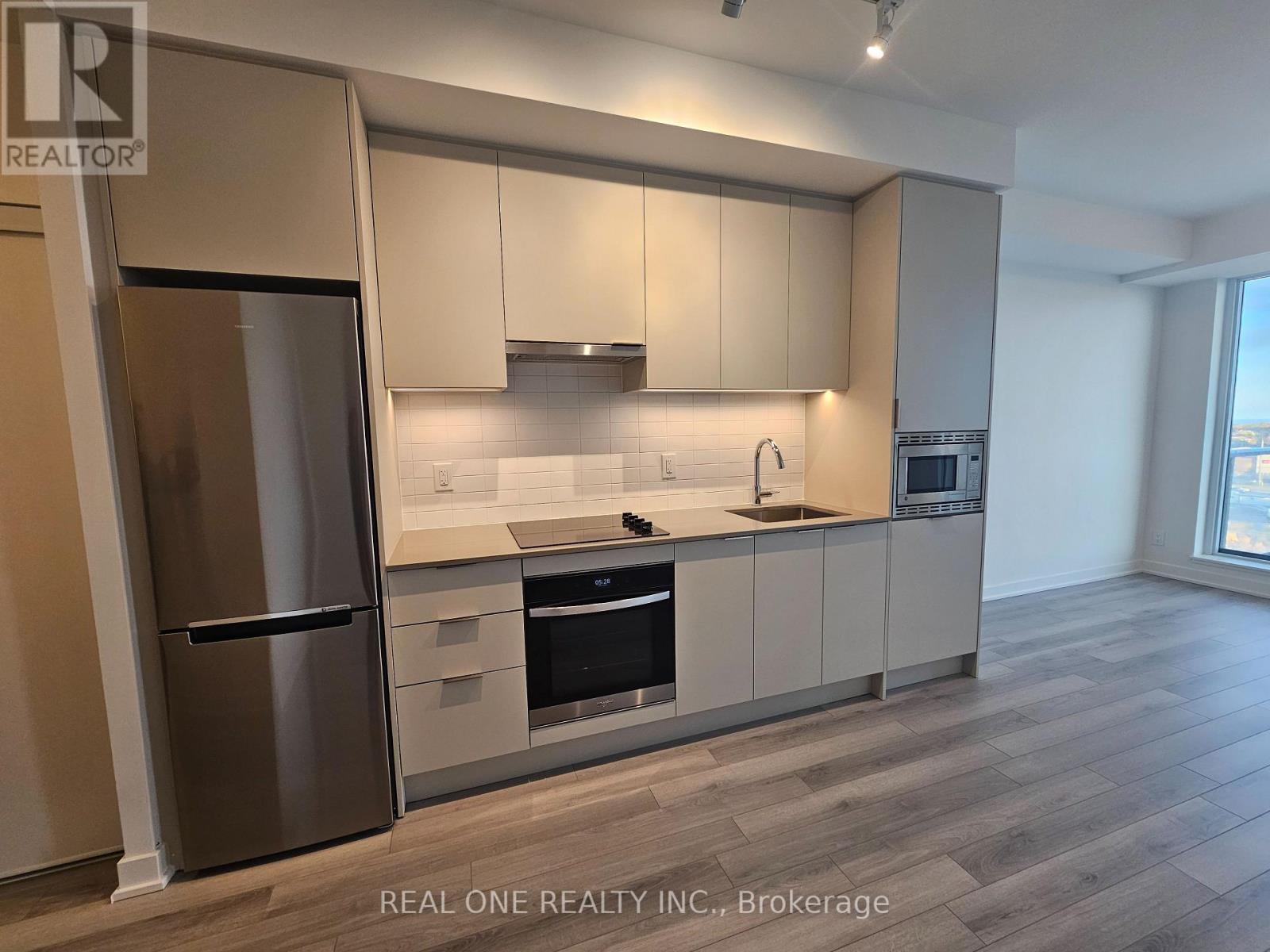 3071 Trafalgar Road #907 Property Photo 8