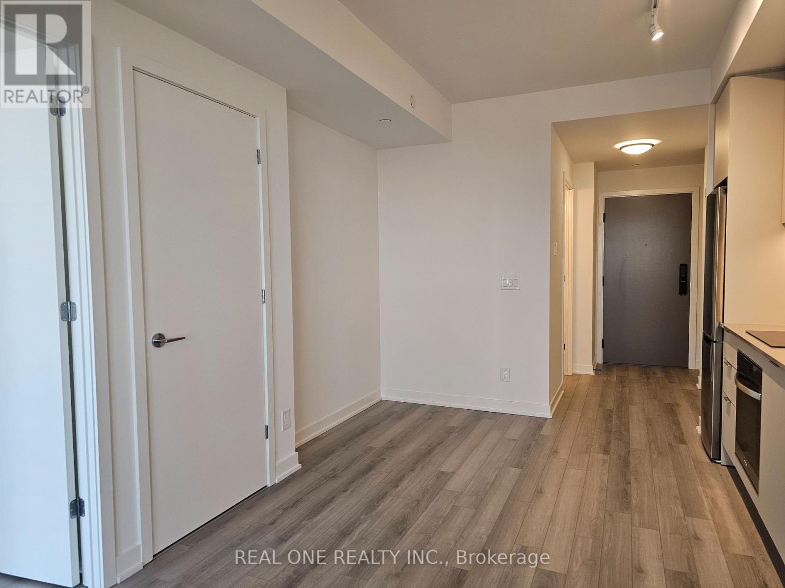 3071 Trafalgar Road #907 Property Photo 12