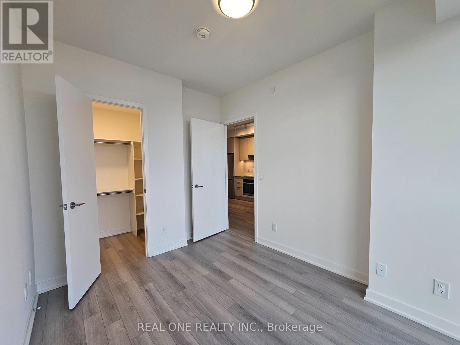 3071 Trafalgar Road #907 Property Photo 15