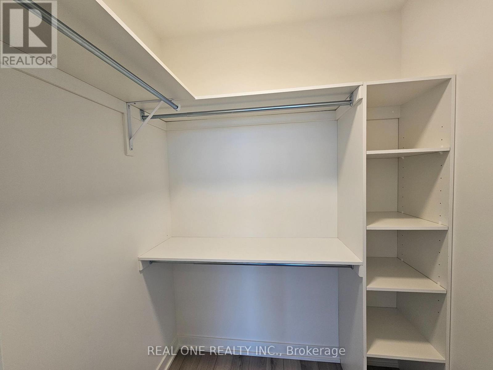 3071 Trafalgar Road #907 Property Photo 16