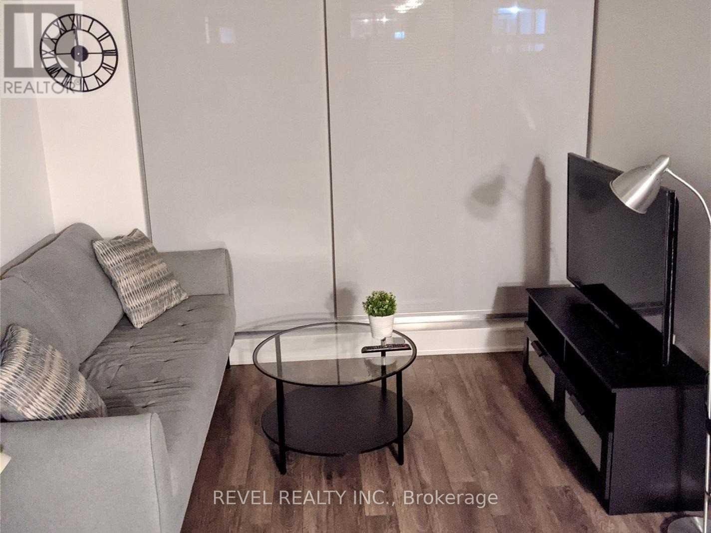 3091 Dufferin Street #533 Property Photo 6