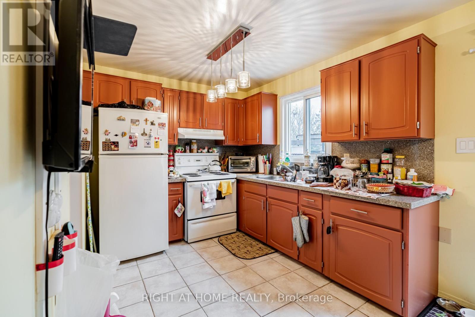 4278 Sawmill Valley Drive Property Photo 7